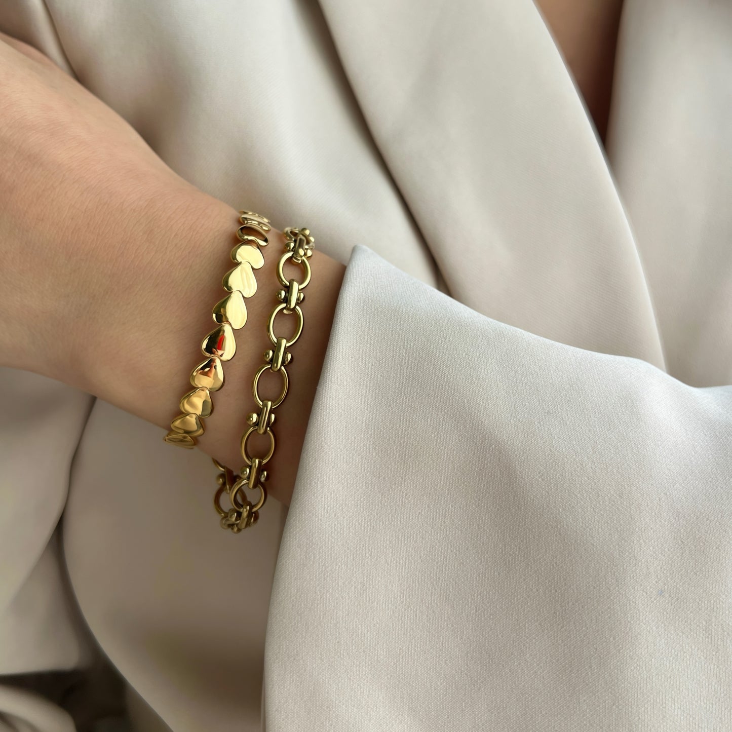 BRACCIALE RIGIDO CUORI